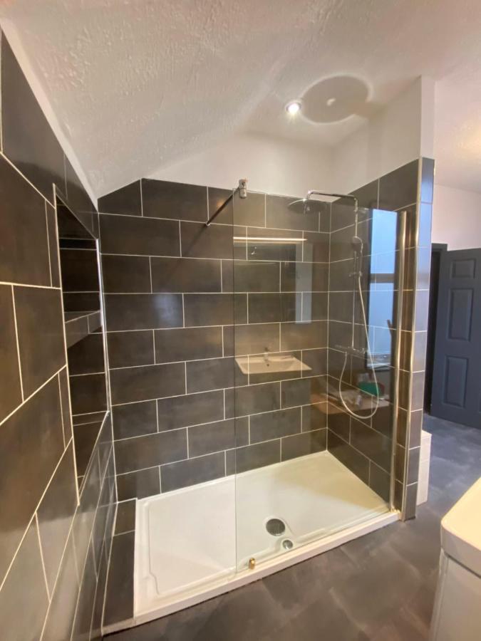 Gorgeous Town Center 3 Bedroom Self Contained Apartment For 1-5 People Harrogate Luaran gambar